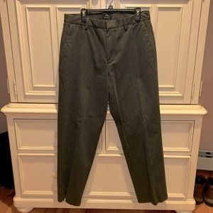 NWOT Men’s Dockers Classic Fit Grey Dress Pants Size 34x32